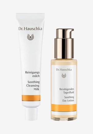 ON-PACK SOOTHING DAY LOTION + SOOTHING CLEANSING MILK - Skincare set - -