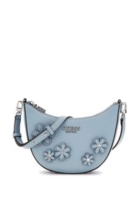 Borsa a tracolla in pelle blu con forma a mezzaluna. Presenta applicazioni a fiore e dettagli in metallo. Strap regolabile e chiusura con zip. Logo del marchio visibile.