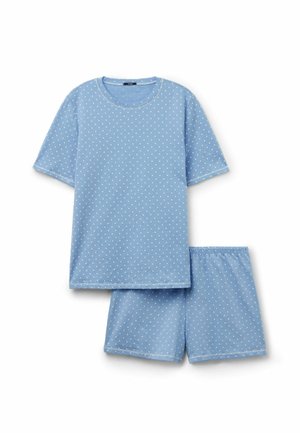 Lichtblauw setje met een top met korte mouwen en korte broek met kleine witte stippen, elastische tailleband bij de korte broek, casual slaapkledijstijl.