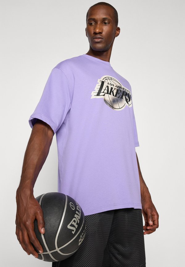 NBA LOS ANGELES LAKERS INFILL TEE - Print T-shirt - purple2
