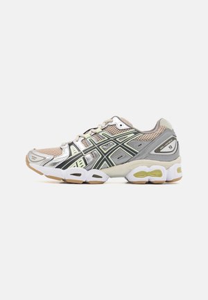 ASICS SportStyle, GEL-NIMBUS 9 - Tossud - feather grey/carrier grey