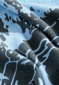 Unselected, blue