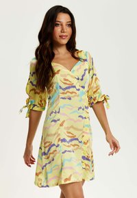 Liquorish ABSTRACT ZEBRA PRINT MINI  WITH BACK TIE UP IN YE - Day dress - multicoloured