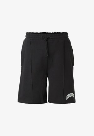 Czarne, casualowe szorty z elastycznym pasem, sznurkiem do regulacji, bocznymi kieszeniami oraz białym napisem "COLLUCCI" na lewej nogawce przy brzegu.