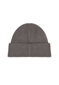 Berretto di maglia grigio con texture a coste, caratterizzato da un risvolto e dettagli di cucitura verticale nella parte superiore, progettato per calore e comfort.
