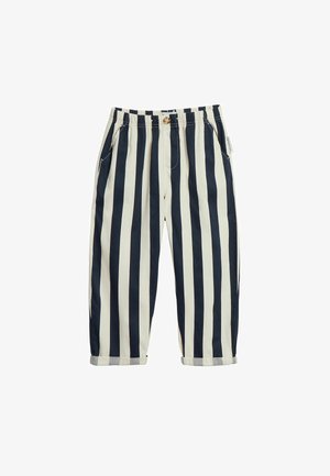 Loszittende broek met verticale zwart-witte strepen, elastische tailleband, zijzakken en knoopsluiting aan de voorkant.