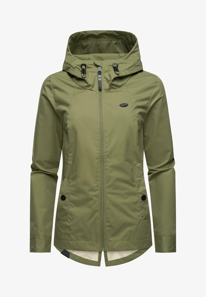 Alyvuogių žalio spalvos striukė su užtrauktuku ir reguliuojama kapišonu. Papildomai turi šonines kišenes ir šiek tiek ilgesnį nugaros kraštą, kad suteiktų daugiau apsaugos.