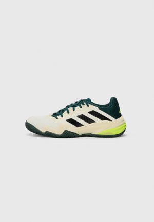 BARRICADE 13 CLAY TENNIS - Tennissko til grusbane - off white/black/dark green