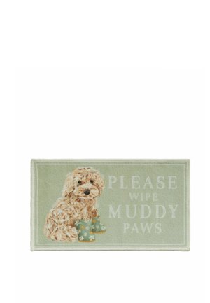 Kleine grüne Fußmatte mit einem Hund, der grüne Gummistiefel trägt, und dem Text "Please wipe muddy paws" auf hellgrünem Hintergrund.