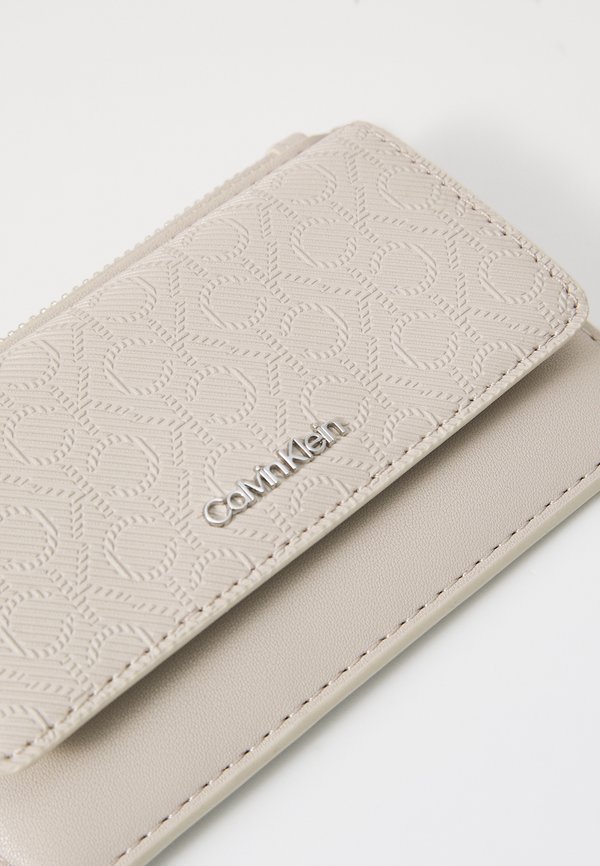 MUST HOLDER ZIP - Wallet - chateau2