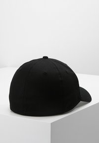 Thumbnail Image 3