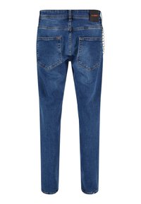 Džínsy z denimu v tmavomodrej farbe so strihom rovného nohavice, obsahujúce dve zadné vrecká a nášivku s logom na páske. Reťazový detail na boku.