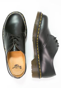 Dr. Martens 1461 - Snörskor - schwarz