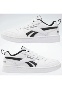 Baskets en cuir blanc avec des accents noirs et un logo Reebok. Les caractéristiques comprennent une semelle plate, un système de laçage et une languette à l'arrière.