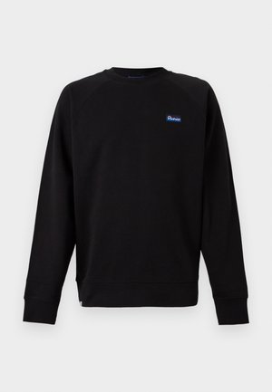 Zwarte sweatshirt met lange mouwen en ronde hals, met een klein blauw-wit "Penfield"-logo op de linkerborst, geribbelde manchetten en zoom.