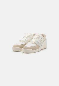 EA7 Emporio Armani BASKET UNISEX - Tenisice - offwhite