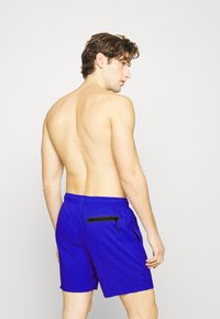 Puma SWIM MEN MEDIUM LENGTH - Fürdőnadrág - benjamin blue