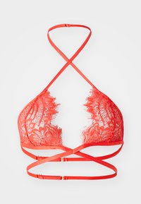 Čipkasti bralette u vibrantnoj crvenoj boji s trokutastim šalicama, cvjetnim uzorcima i ukriženim satenskim trakama. Ima valovitu čipkastu ivicu i zlatni hardver.