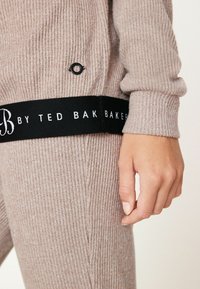 B by Ted Baker LONG SLEEVE  - Neule - mocha brown