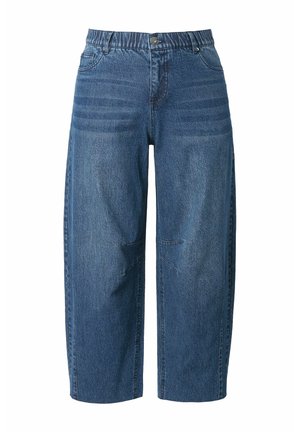 Bredde denim bukser i mellemblå, med en elastisk talje, to forlommer og diskrete kontrasterende syninger.