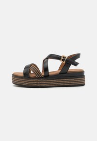 Platform sandals - black