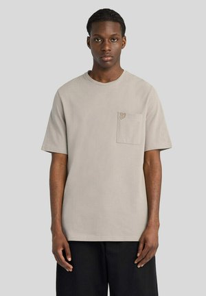Lyle & Scott, LYLE & SCOTT SS T-SHIRTS PIQUE INTERLOCK T-SHIRT - T-shirts basic - y clay taupe