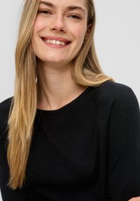 s.Oliver Langarmshirt - schwarz