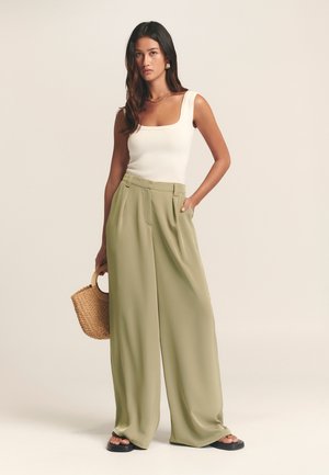 VIEW PANT - Broek - light olive
