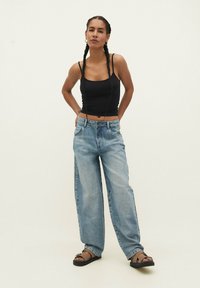 Stradivarius STRAPPY  - Débardeur - black