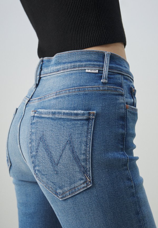 THE WEEKENDER - Bootcut jeans - layover3