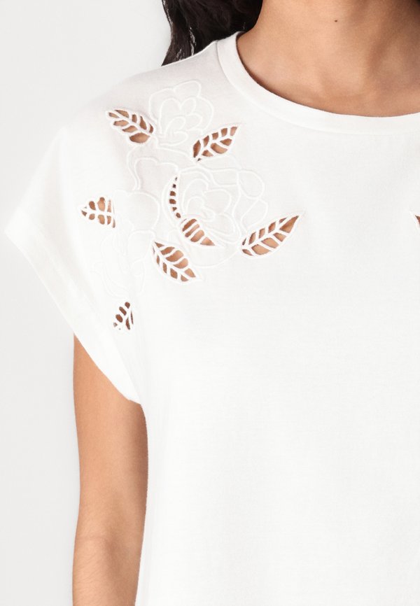 JDYROSE O NECK - Print T-shirt - cloud dancer2