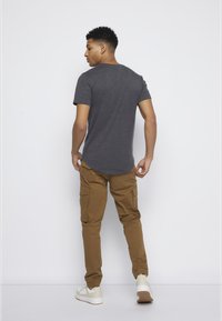 Only & Sons ONSMATT LONGY TEE 5 PACK - T-shirt básica - white/dark/blue/ melange/cab