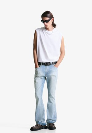 FLARE - Bootcut jeans - light blue denim