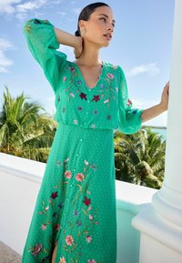 Love & Roses Maxi šaty - green