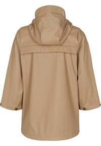 Beige vanntett jakke med hette, med en avslappet passform, usynlige sømmer og trykknapper på ermene. Glatt tekstur uten mønstre.