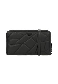 Zwarte leren portemonnee met een geometrisch quiltpatroon, voorzien van een logo-accent, beveiligd met een riem en een ritssluiting.