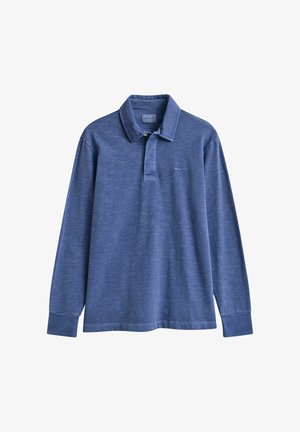 Langärmeliges, blaues Poloshirt mit Kragen und Knopfleiste, versehen mit einem kleinen „GANT“-Logo auf der Brust.
