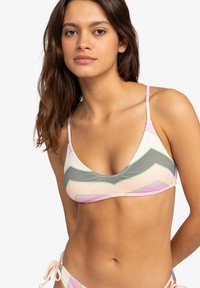 Top bikini triangolo con un motivo a zigzag multicolore caratterizzato da accenti grigi, rosa e verdi. Realizzato in materiale testurizzato con spalline sottili.