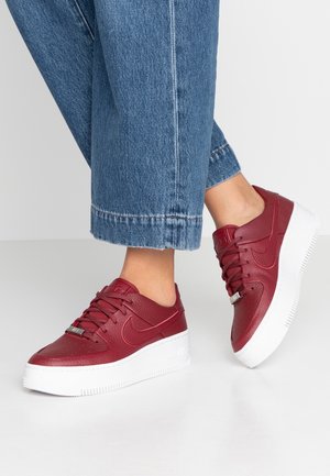 Sneakers laag - red