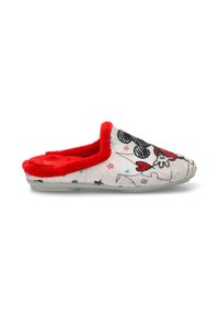 Zapatilla sin hebillas con tela blanca, forro rojo de felpa y personaje de dibujos animados sosteniendo un corazón, exhibida sobre un fondo blanco.