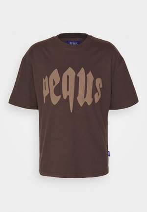 PEQUS MYTHIC LOGO UNISEX - Nyomott mintás póló - brown