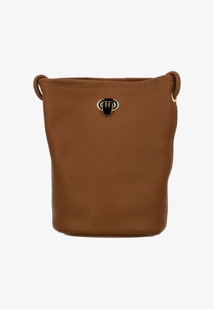 Bruine leren bucketbag met een gestructureerde afwerking, afgeronde vorm, bovenste opening en goudkleurige hardware aan de voorkant. Twee zijhandgrepen.