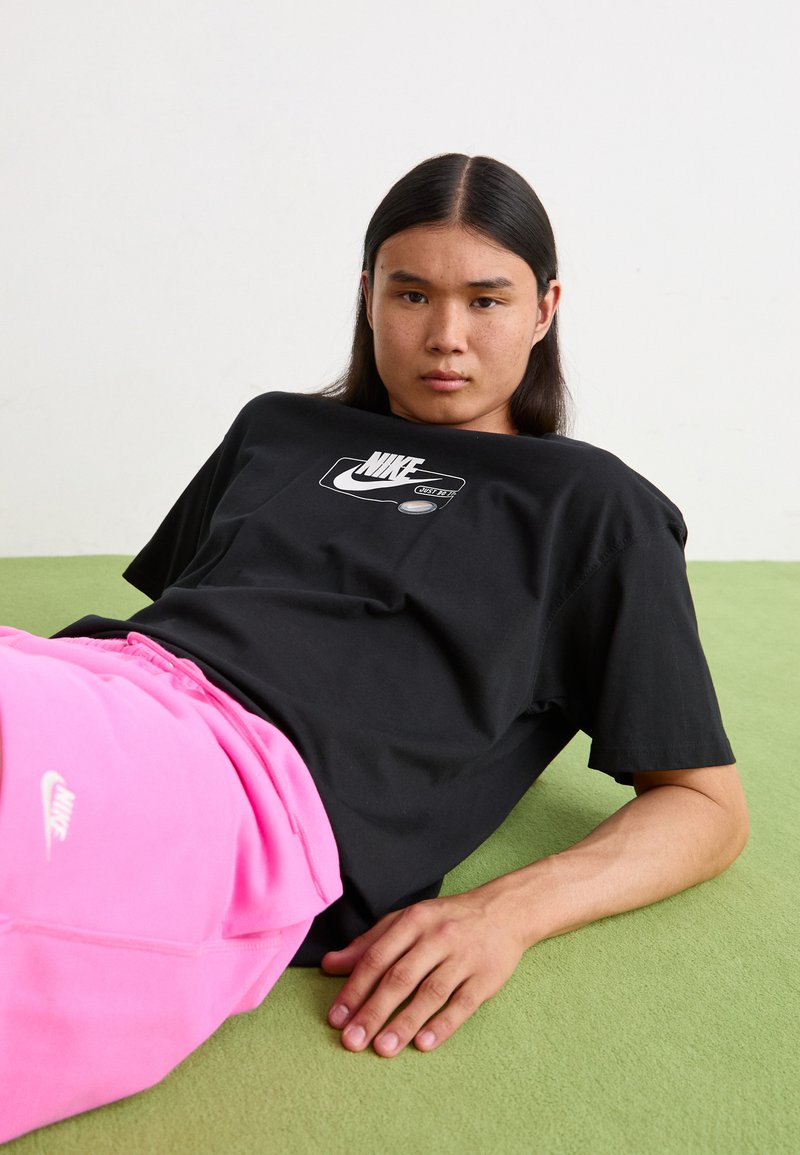 Nike Sportswear TEE M90 GRAPHIC - T-Shirt print - black/schwarz