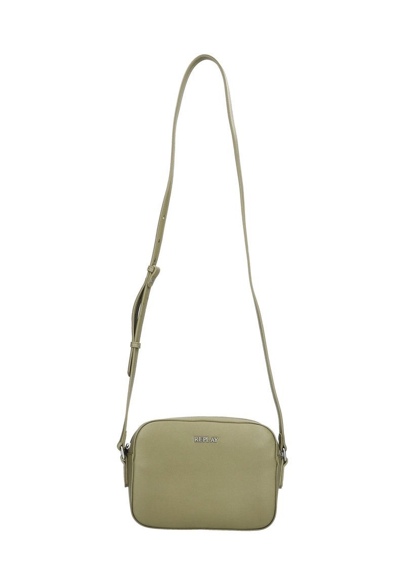 Borsa a tracolla verde in pelle con tracolla regolabile, forma rettangolare, texture liscia e dettaglio del logo in argento sul davanti.