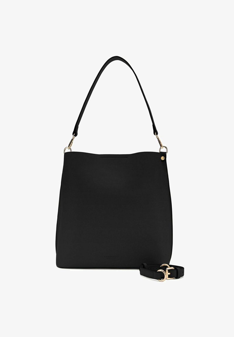 Borsa a spalla nera realizzata in materiale liscio. Presenta una parte superiore curva, un corpo piatto e una tracolla staccabile con hardware in tonalità dorata.