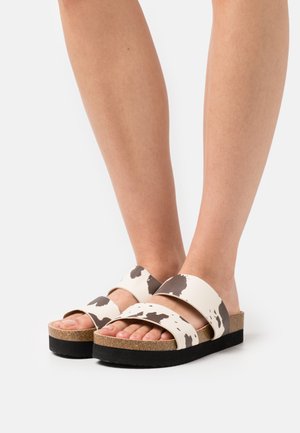 Chaussons - multi-coloured