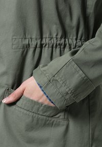 United Colors of Benetton Parkas - khaki