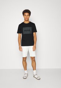 HUGO DULIVE - T-shirts print - black