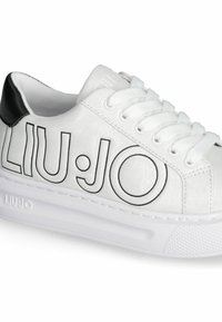 Baskets en toile blanches avec un logo noir "LIU:JO" bien visible, accron pour le talon noir et semelle en caoutchouc blanc avec une texture antidérapante.