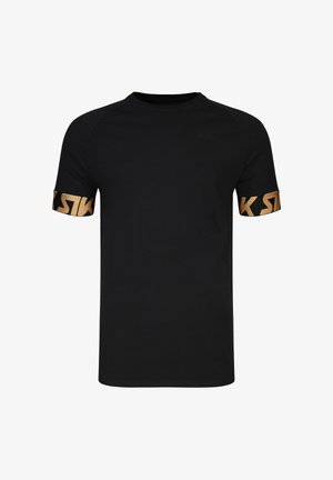 Svart kortermet t-skjorte med rund hals og gullfarget grafisk tekst på ermene.
